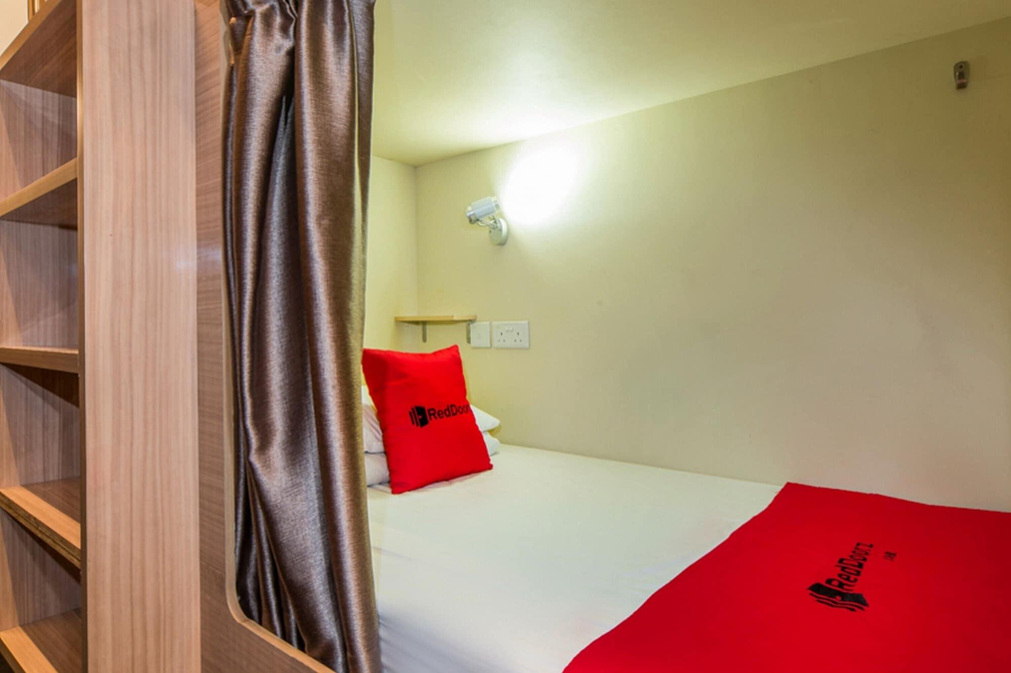 Reddoorz Hostel @ Kallang Mrt Singapore Esterno foto