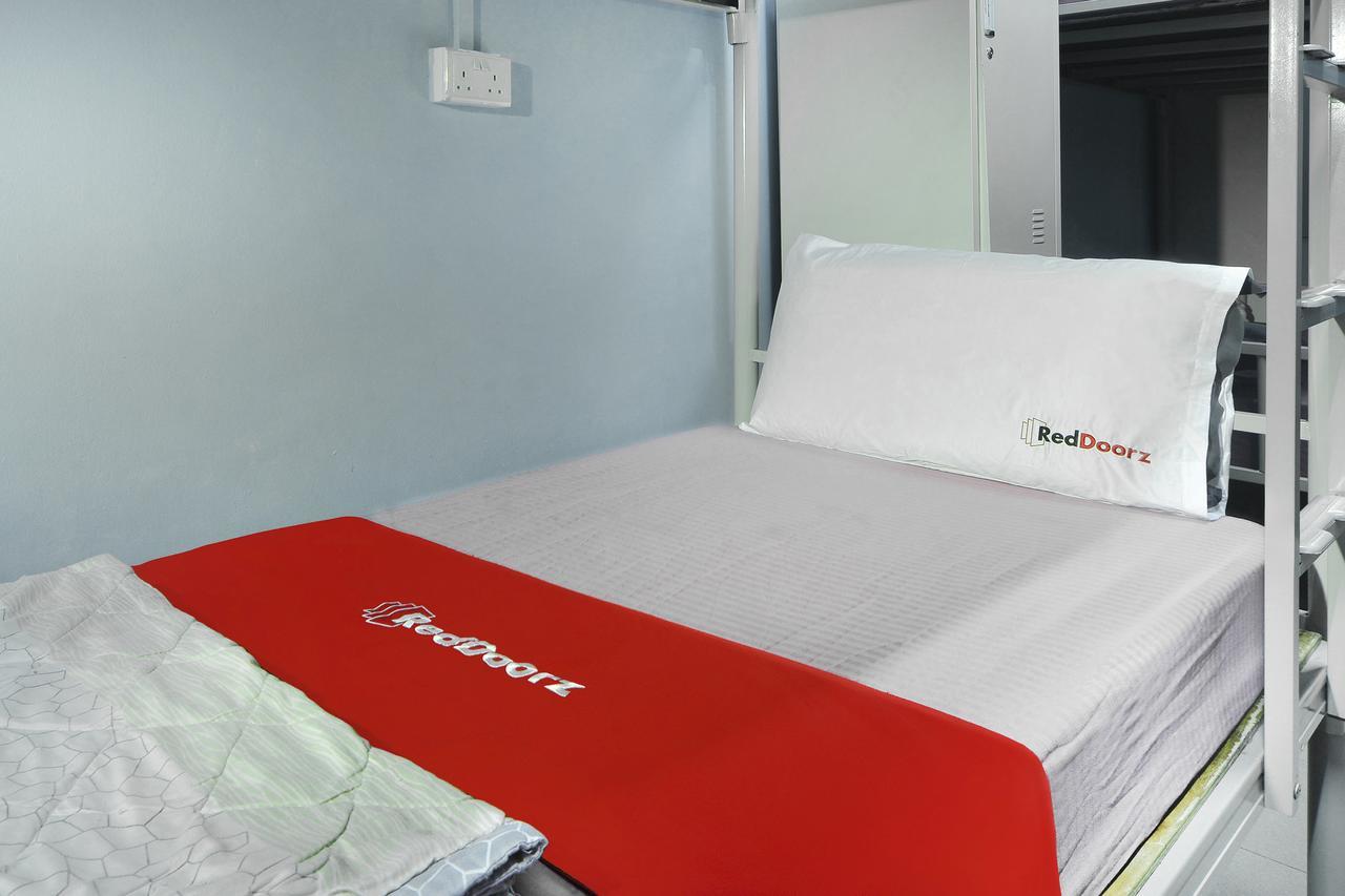 Reddoorz Hostel @ Kallang Mrt Singapore Esterno foto