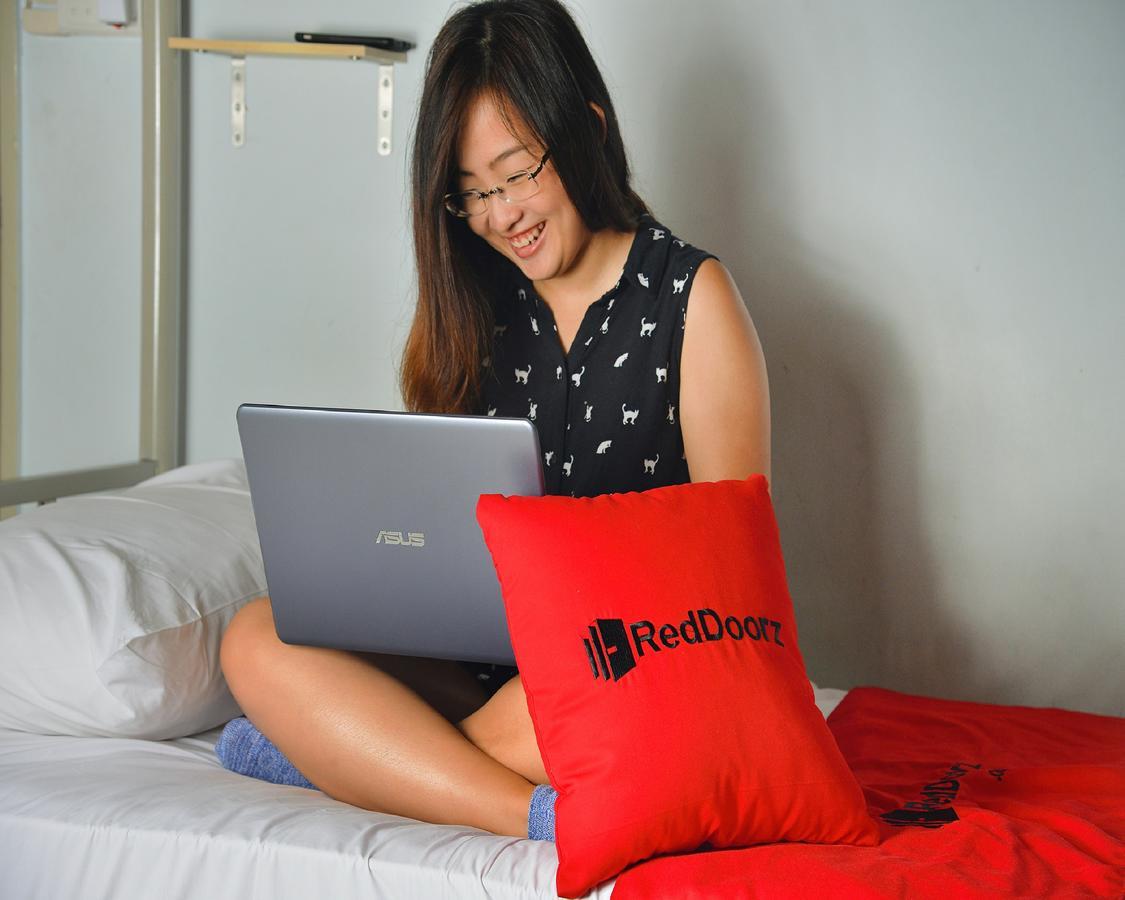 Reddoorz Hostel @ Kallang Mrt Singapore Esterno foto