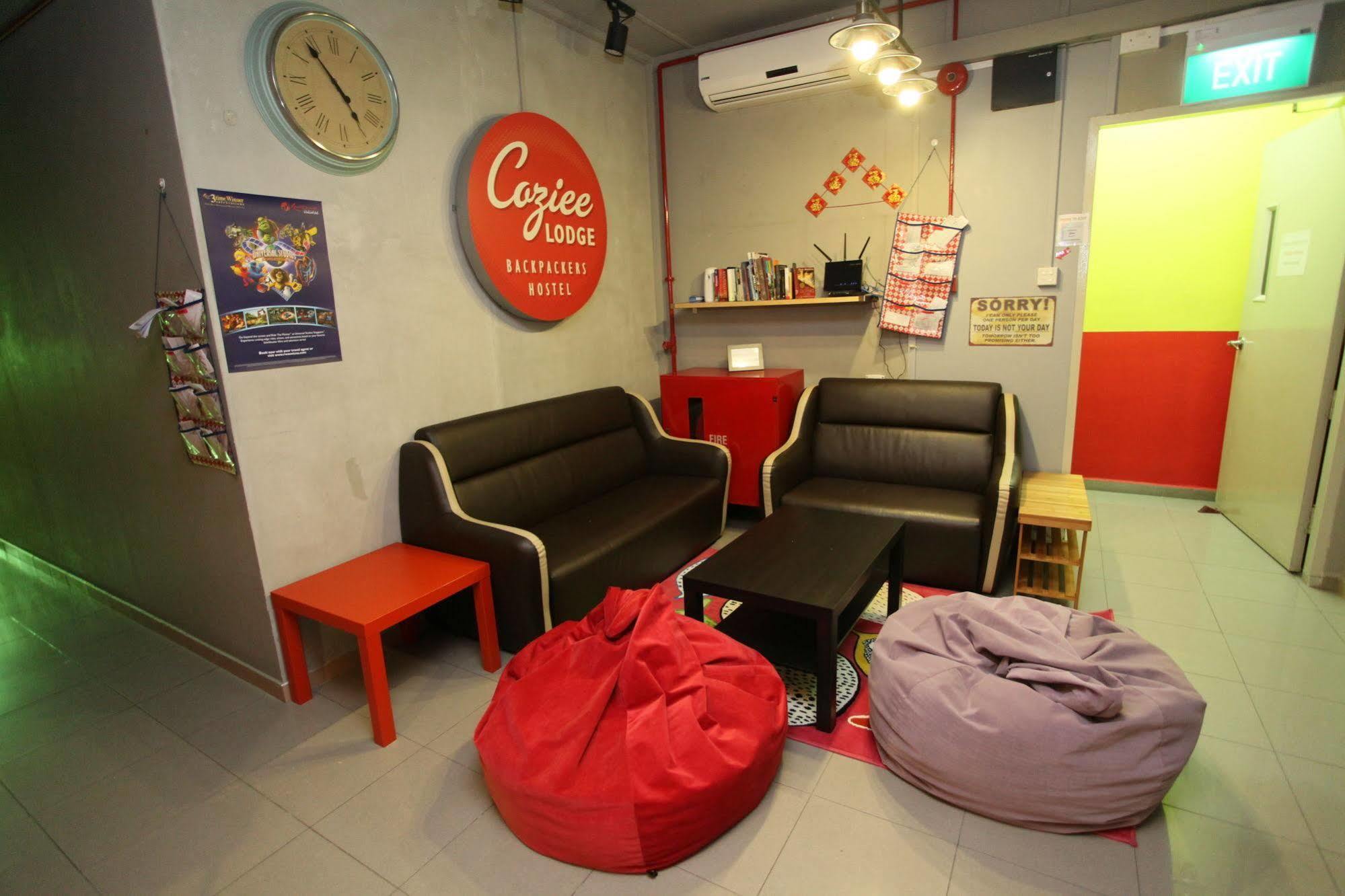 Reddoorz Hostel @ Kallang Mrt Singapore Esterno foto