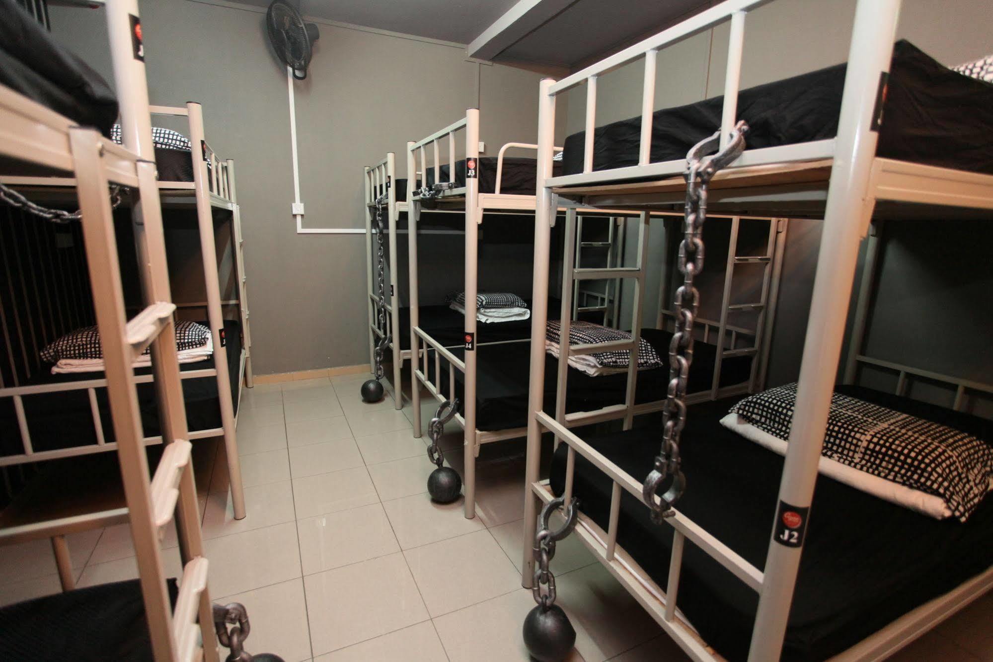 Reddoorz Hostel @ Kallang Mrt Singapore Esterno foto