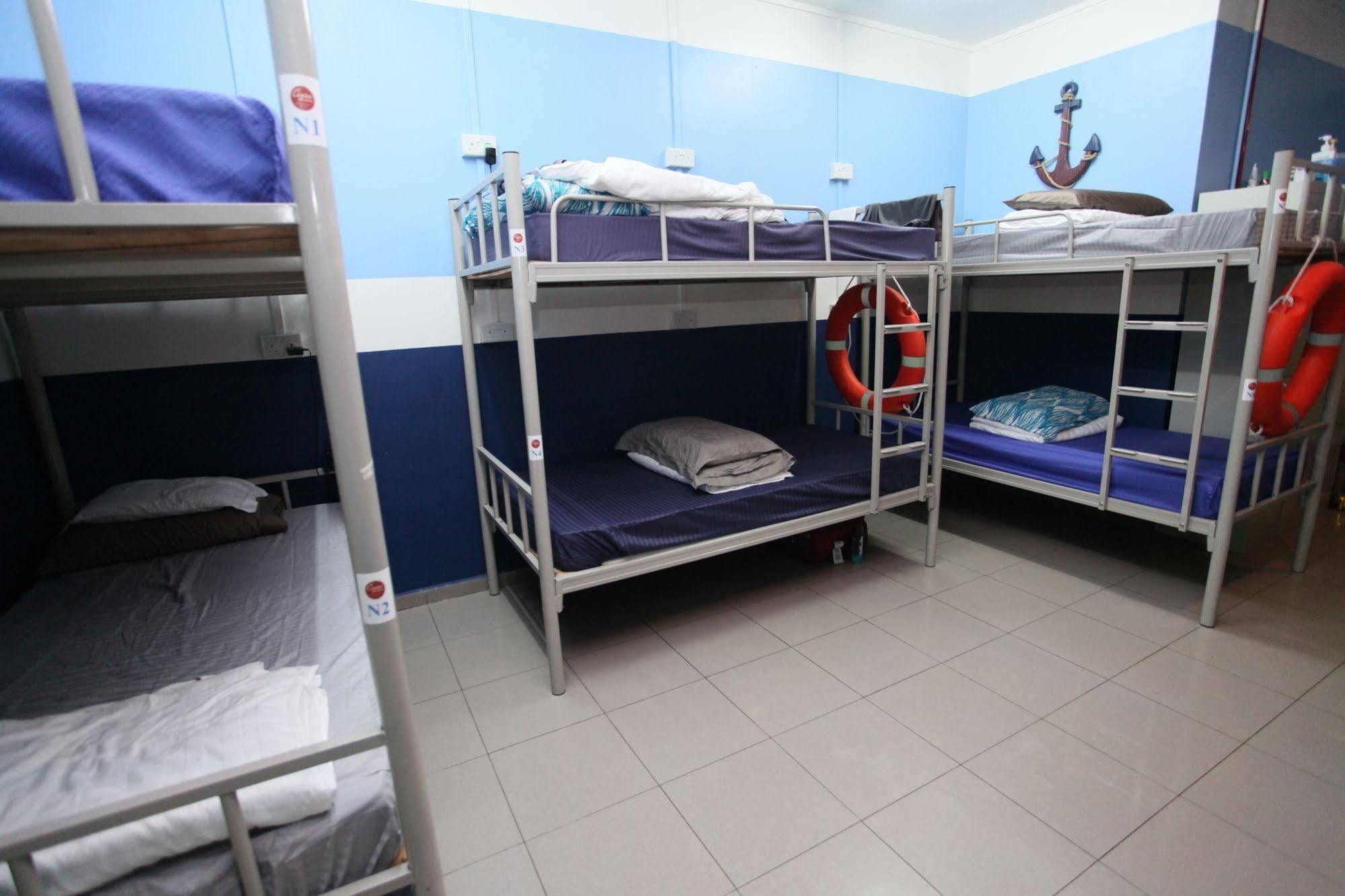 Reddoorz Hostel @ Kallang Mrt Singapore Esterno foto